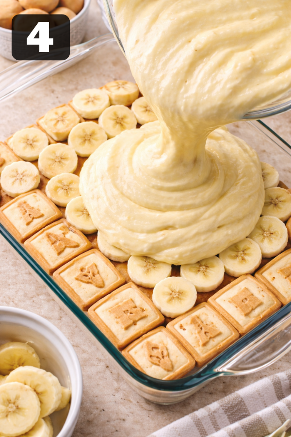 Step by step preparation for Chessmen Banana Pudding (Paula Deen’s)